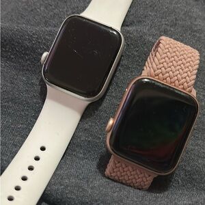 Smartwatch Set with White and Pink Bands